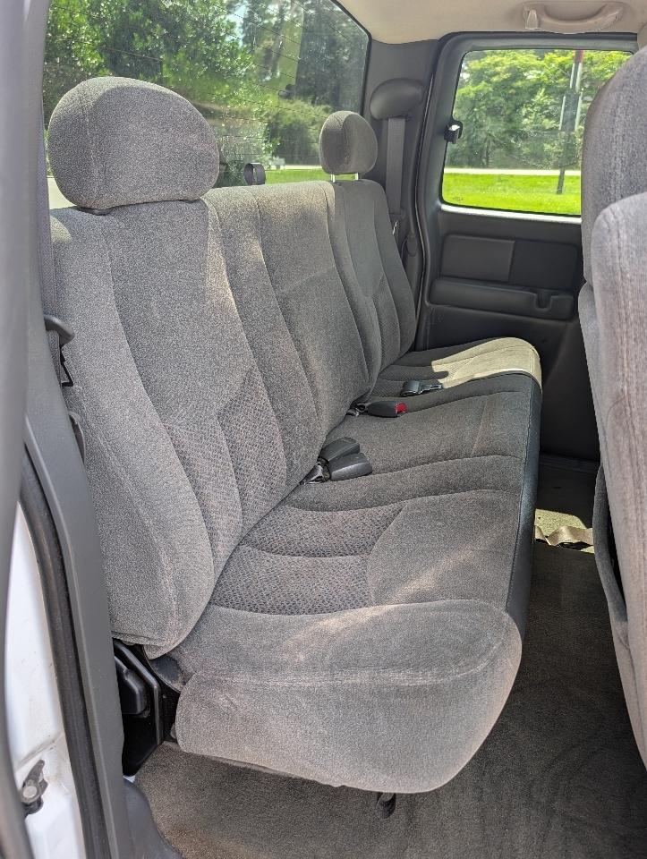 Chevrolet Silverado 1500 Ext Cab 143.5" WB LS 2003