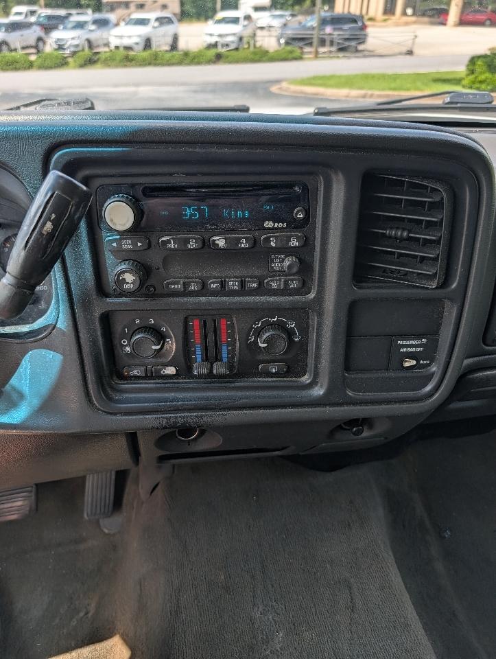 Chevrolet Silverado 1500 Ext Cab 143.5" WB LS 2003