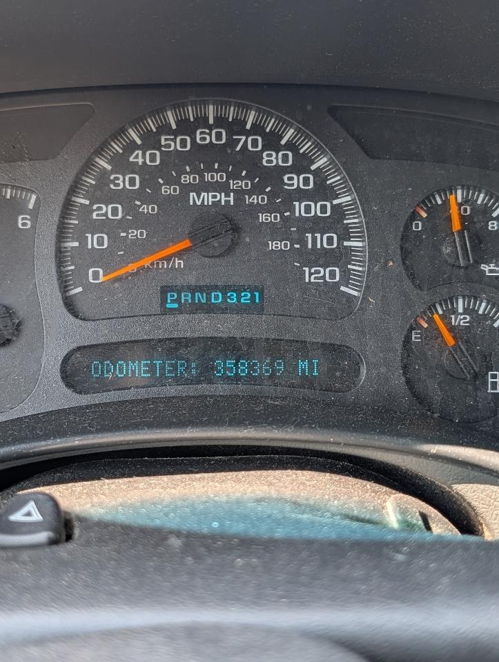 Chevrolet Silverado 1500 Ext Cab 143.5" WB LS 2003