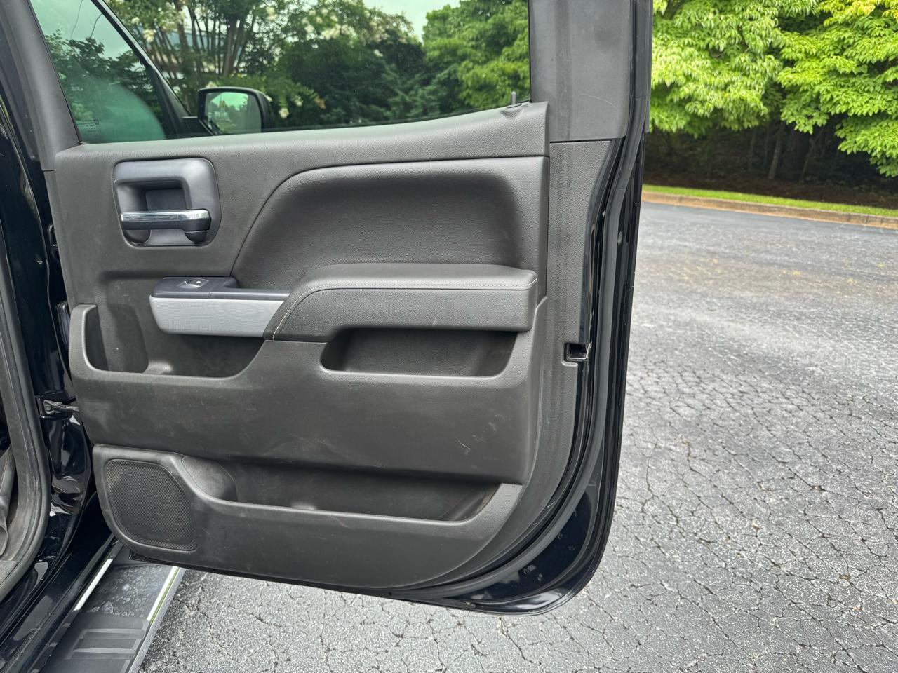 Chevrolet Silverado 1500 4WD Crew Cab 143.5" LT w/2LT 2015
