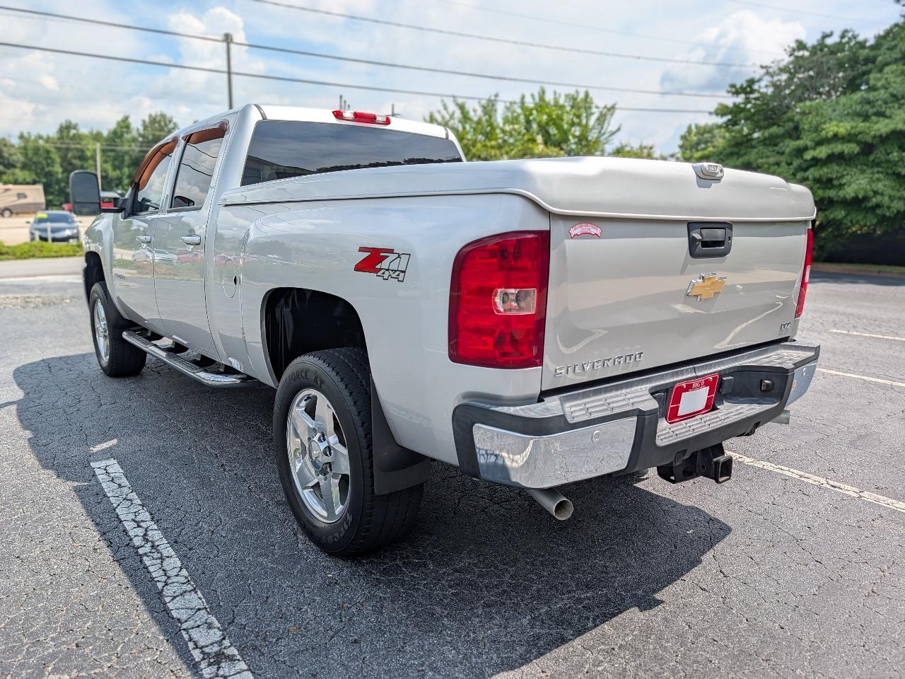 Chevrolet Silverado 2500HD 4WD Crew Cab 153.7" LTZ 2011