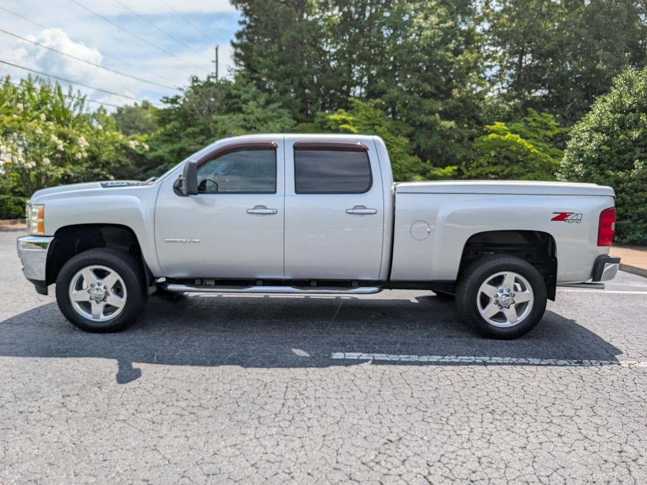 Chevrolet Silverado 2500HD 4WD Crew Cab 153.7" LTZ 2011