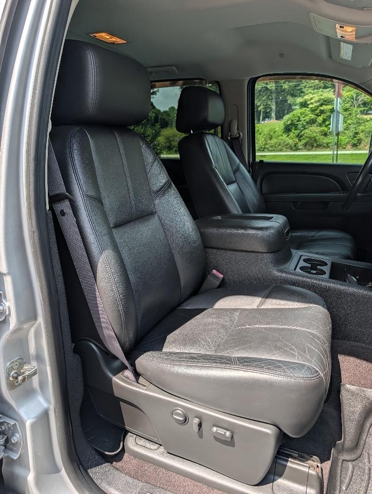 Chevrolet Silverado 2500HD 4WD Crew Cab 153.7" LTZ 2011