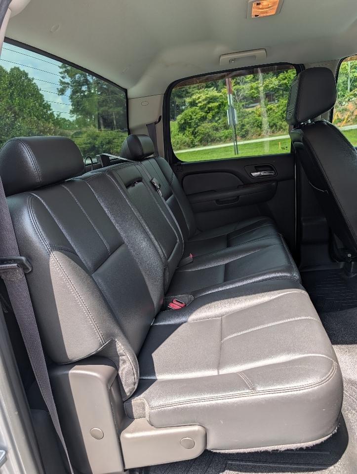 Chevrolet Silverado 2500HD 4WD Crew Cab 153.7" LTZ 2011