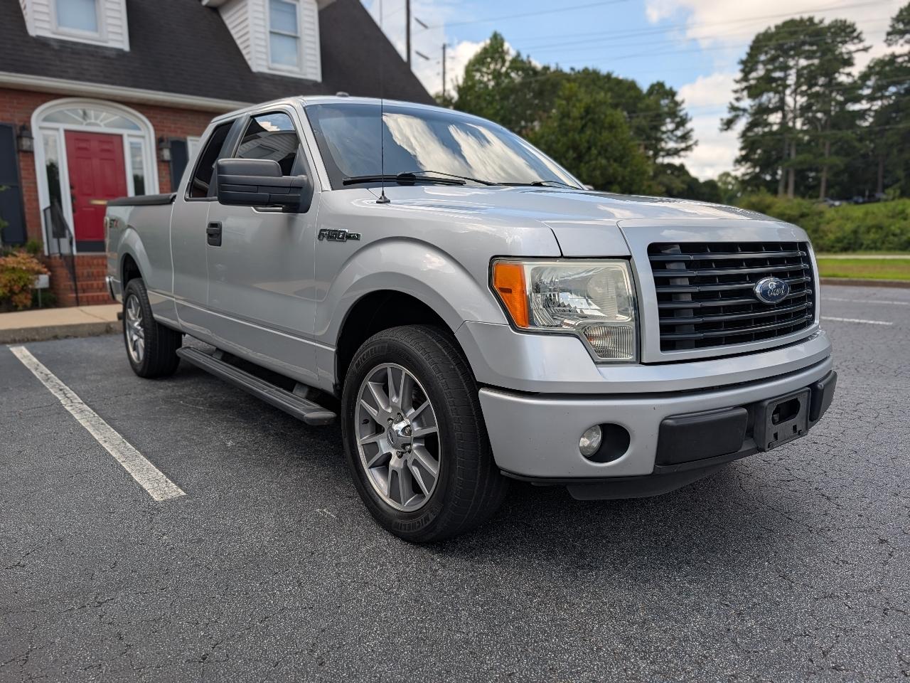 Ford F-150 2WD SuperCab 145" Lariat 2014