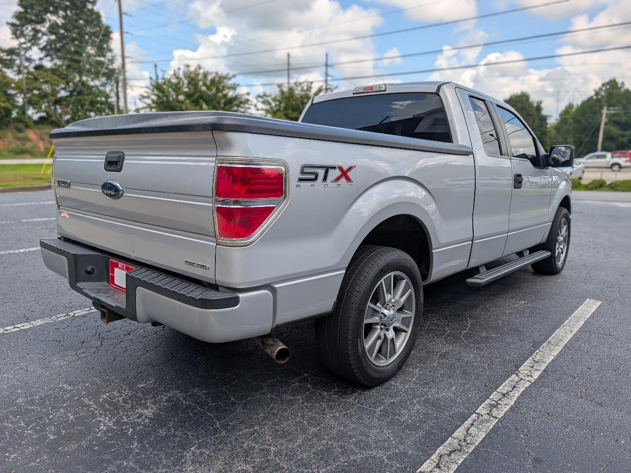 Ford F-150 2WD SuperCab 145" Lariat 2014