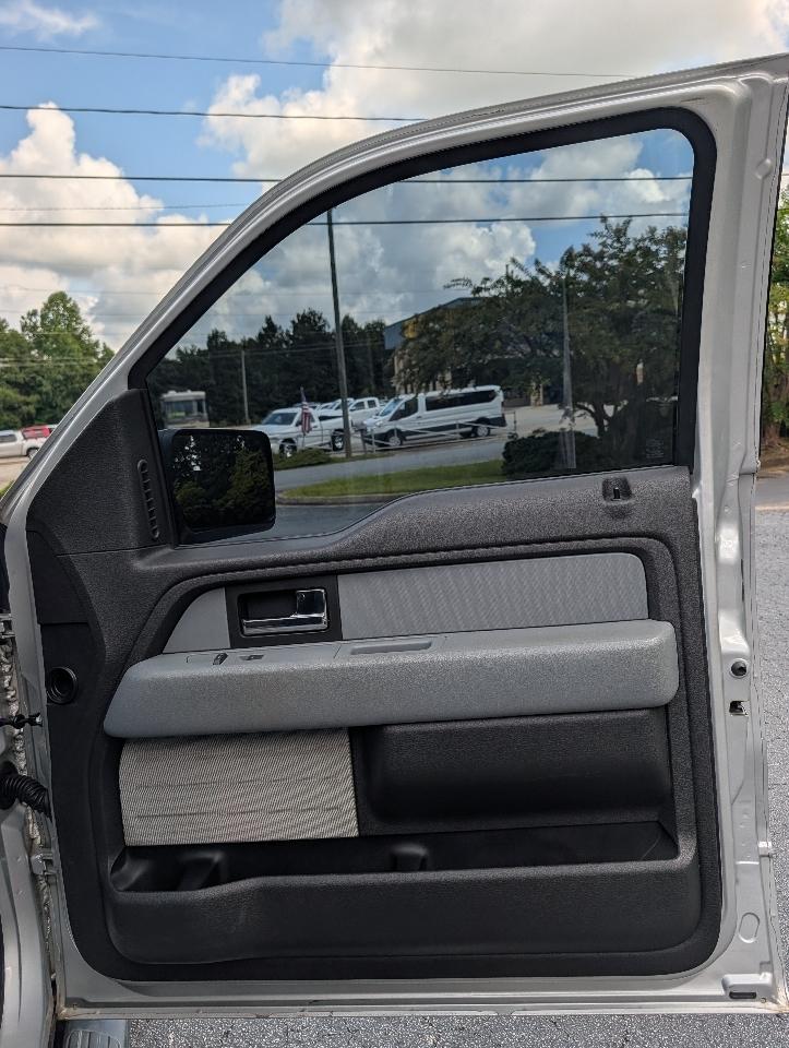 Ford F-150 2WD SuperCab 145" Lariat 2014