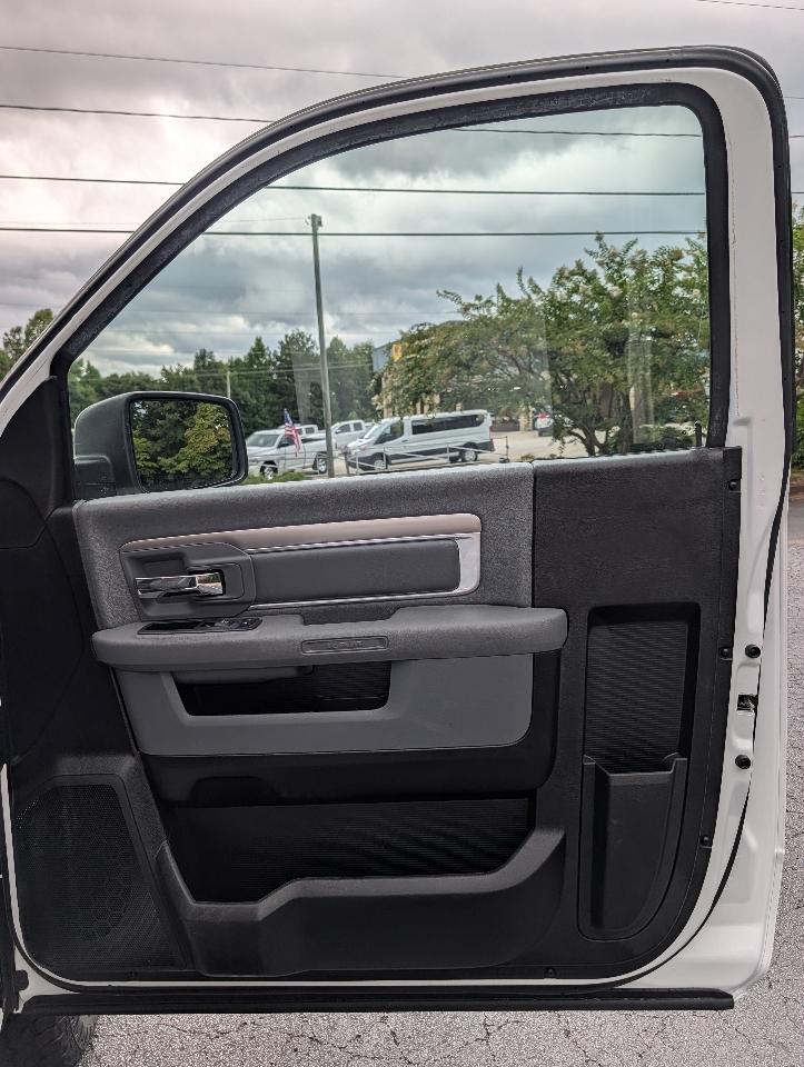 RAM 1500 Classic Tradesman 4x4 Reg Cab 6'4" Box 2020
