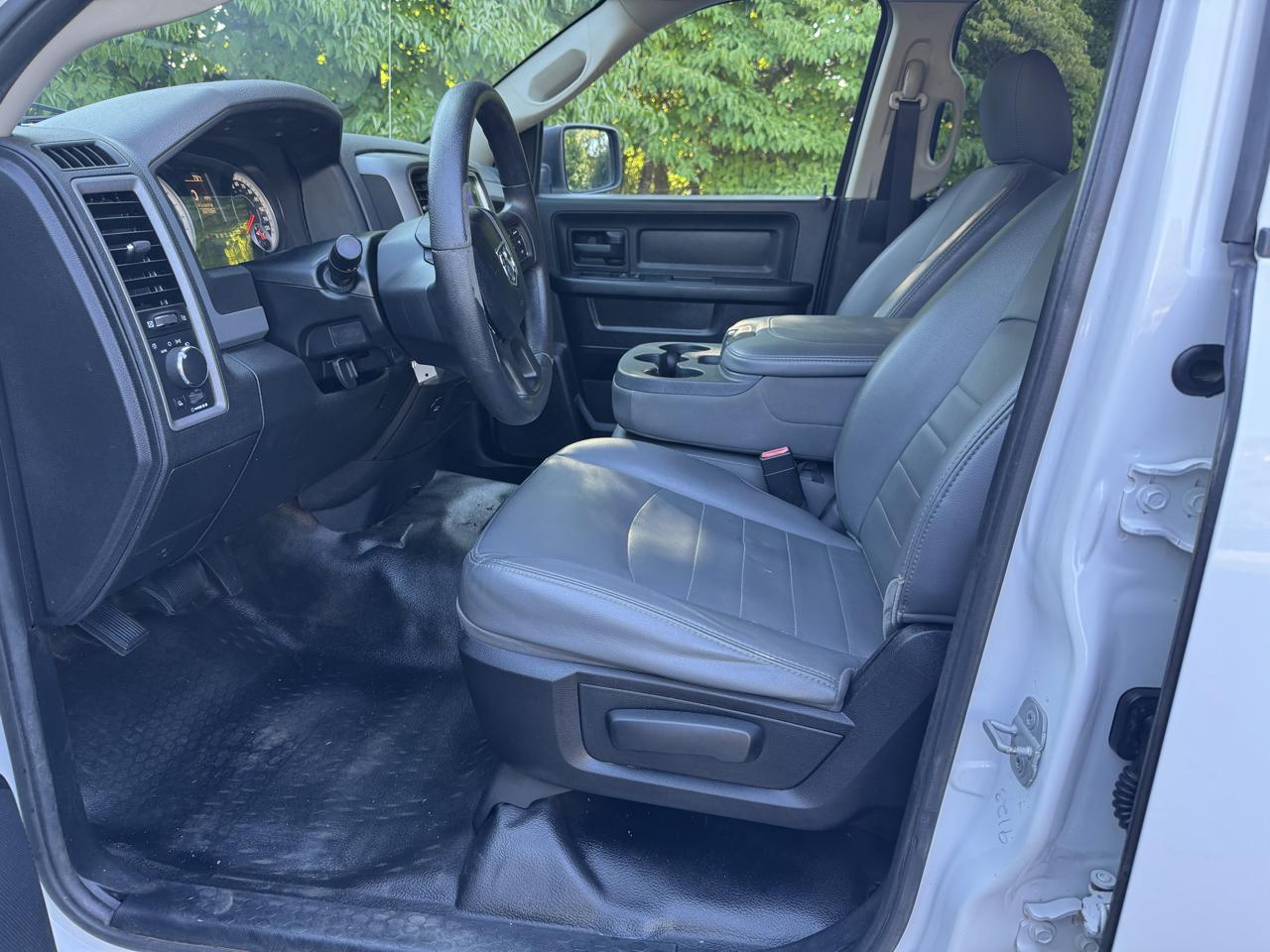 RAM 1500 2WD Quad Cab 140.5" Tradesman 2014