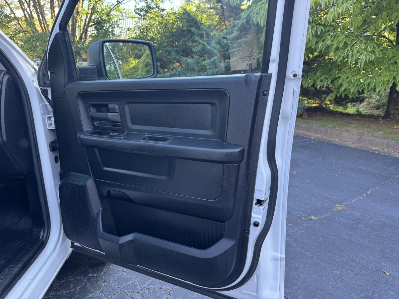 RAM 1500 2WD Quad Cab 140.5" Tradesman 2014