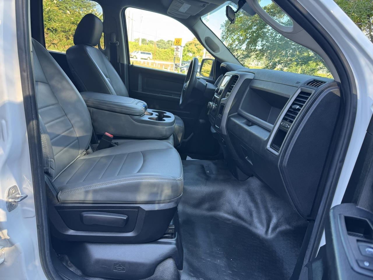 RAM 1500 2WD Quad Cab 140.5" Tradesman 2014