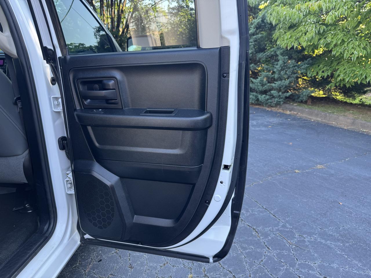 RAM 1500 2WD Quad Cab 140.5" Tradesman 2014