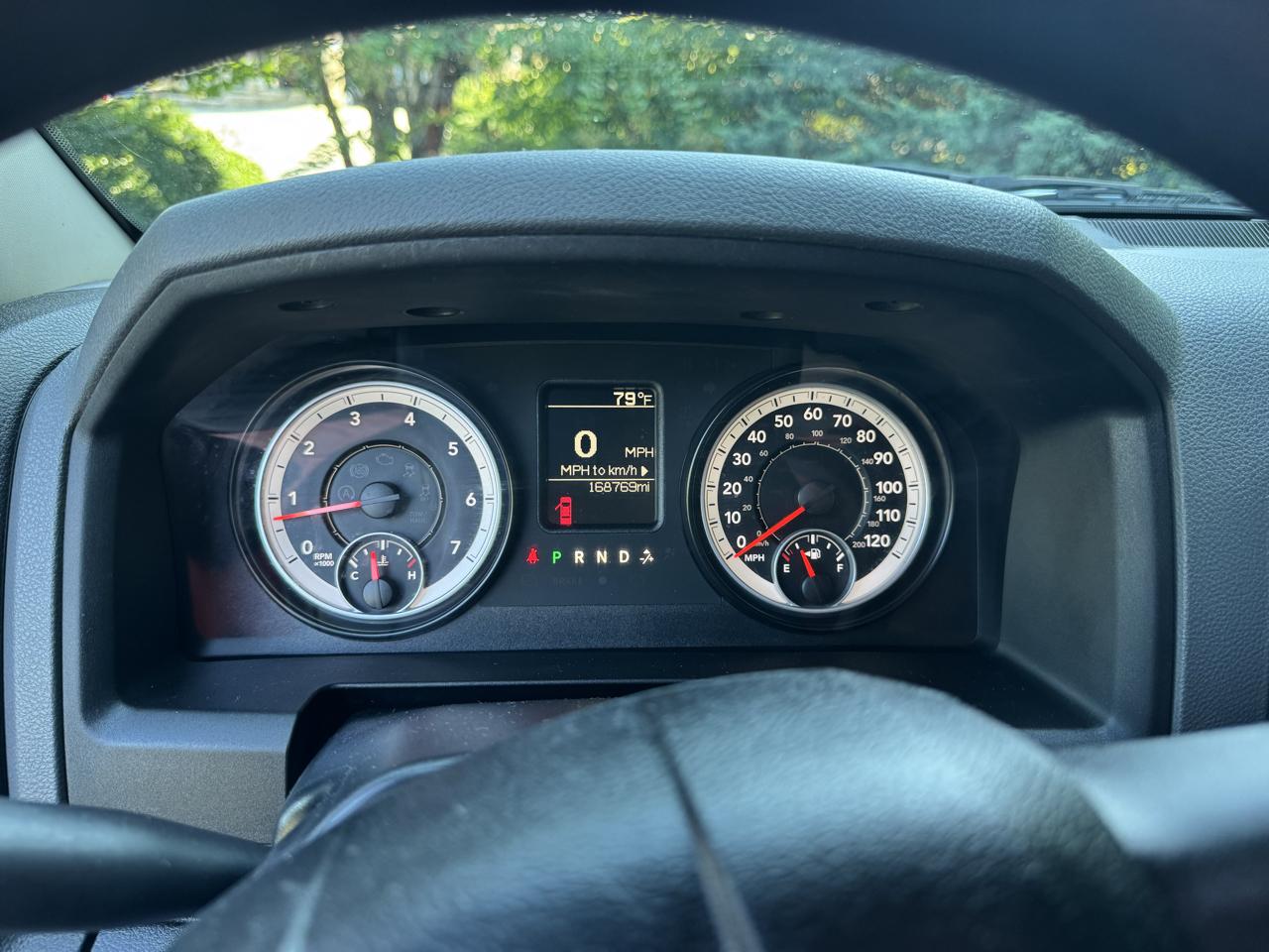 RAM 1500 2WD Quad Cab 140.5" Tradesman 2014