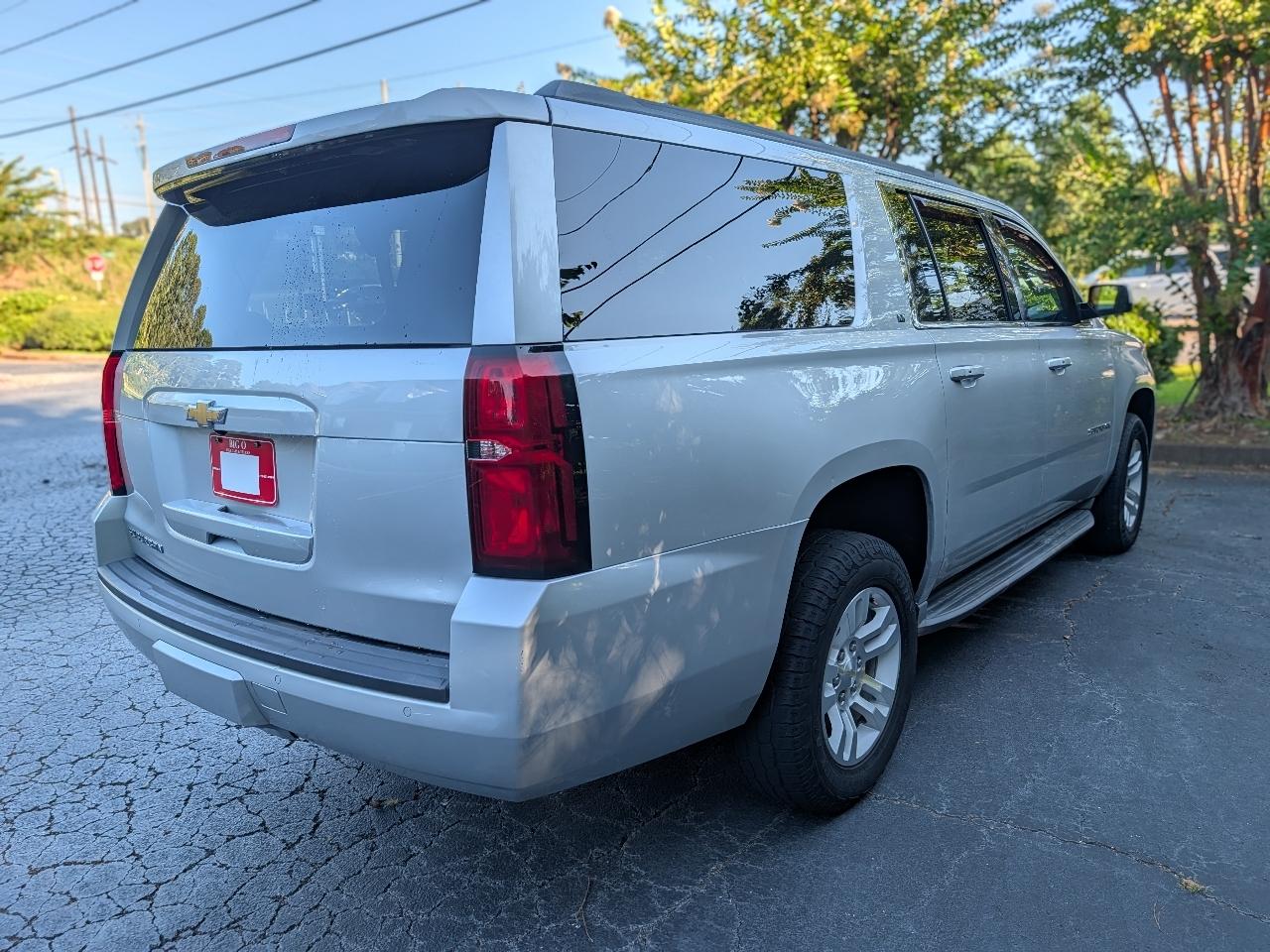Chevrolet Suburban 2WD 4dr LT 2015