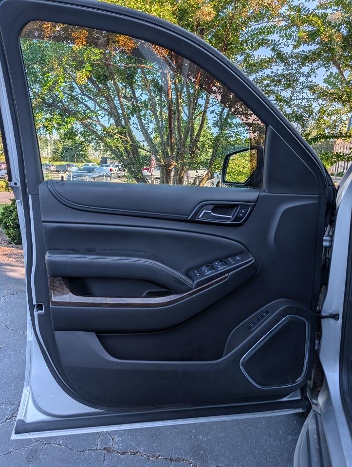 Chevrolet Suburban 2WD 4dr LT 2015