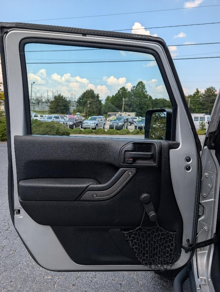 Jeep Wrangler Unlimited 4WD 4dr Sport 2012