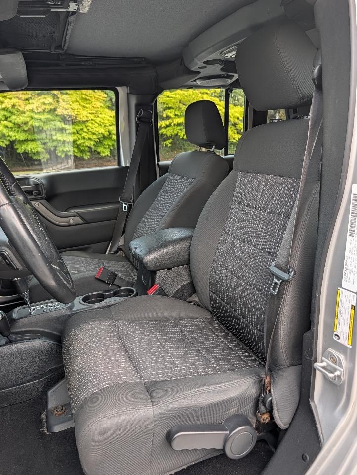 Jeep Wrangler Unlimited 4WD 4dr Sport 2012