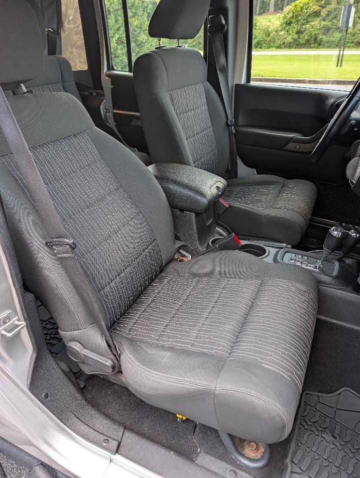 Jeep Wrangler Unlimited 4WD 4dr Sport 2012