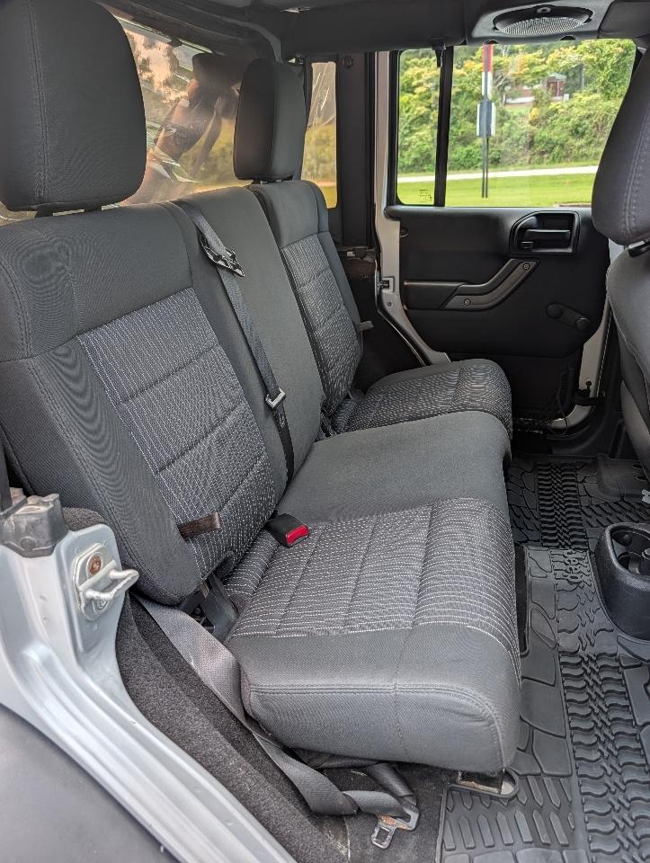 Jeep Wrangler Unlimited 4WD 4dr Sport 2012