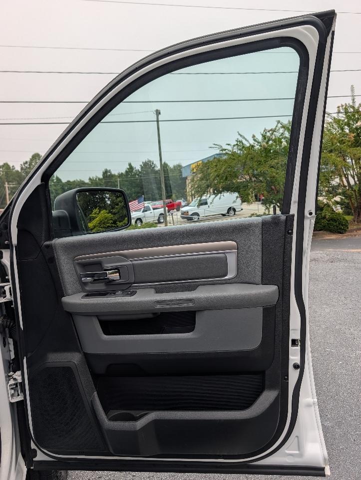 RAM 1500 Big Horn 4x4 Crew Cab 5'7" Box 2018