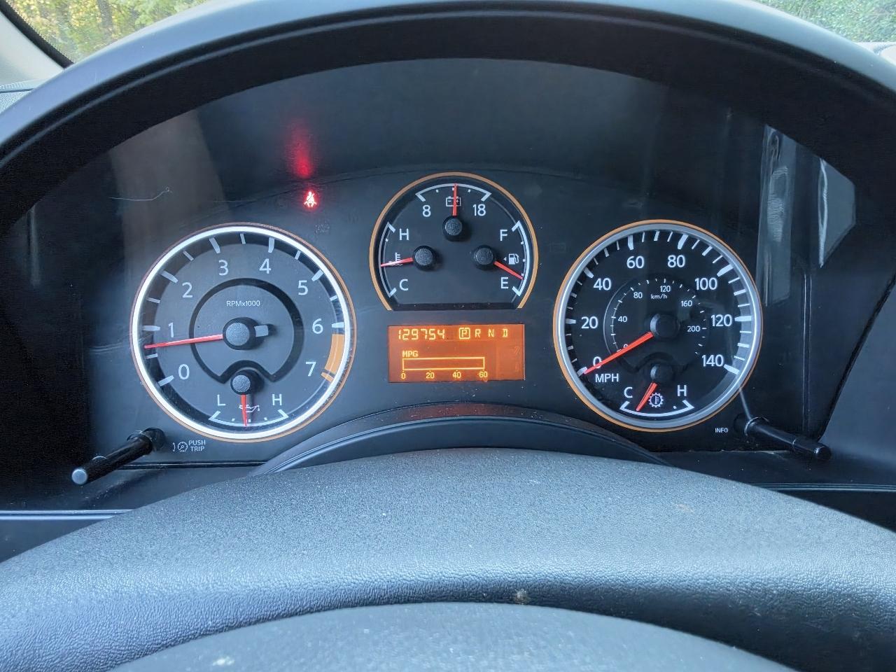 Nissan Titan 2WD Crew Cab SWB SV 2015