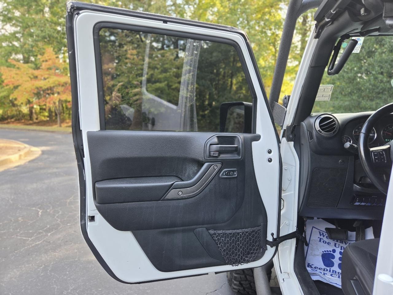 Jeep Wrangler Unlimited 4WD 4dr Sport 2016