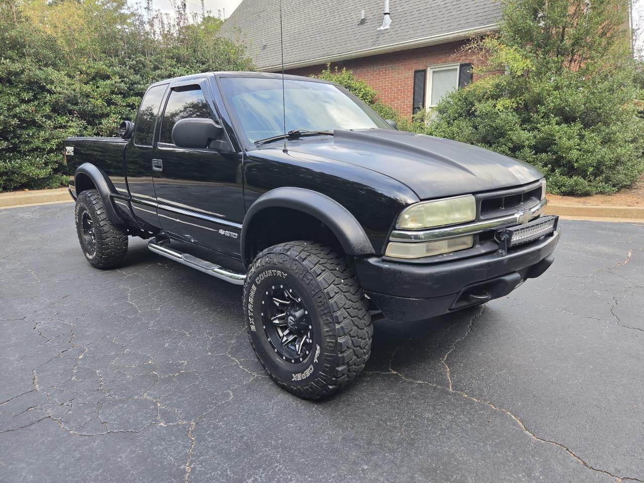 Chevrolet S-10 Ext Cab 123" WB 4WD LS 2003