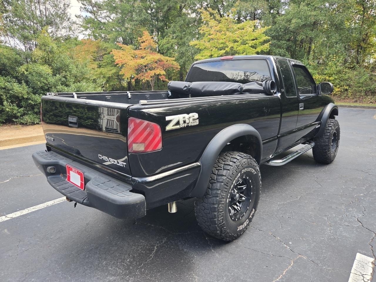 Chevrolet S-10 Ext Cab 123" WB 4WD LS 2003