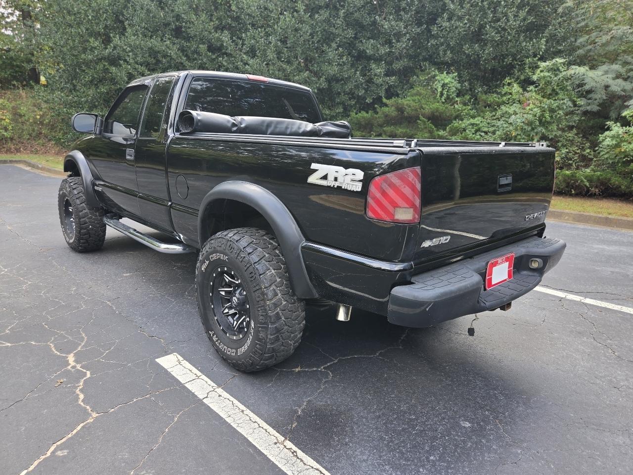 Chevrolet S-10 Ext Cab 123" WB 4WD LS 2003