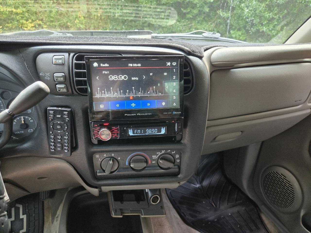 Chevrolet S-10 Ext Cab 123" WB 4WD LS 2003