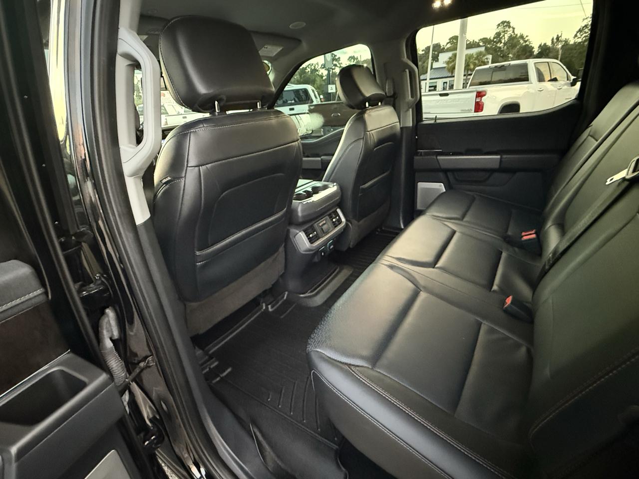 2022 Ford F-150 Lariat - Photo 11