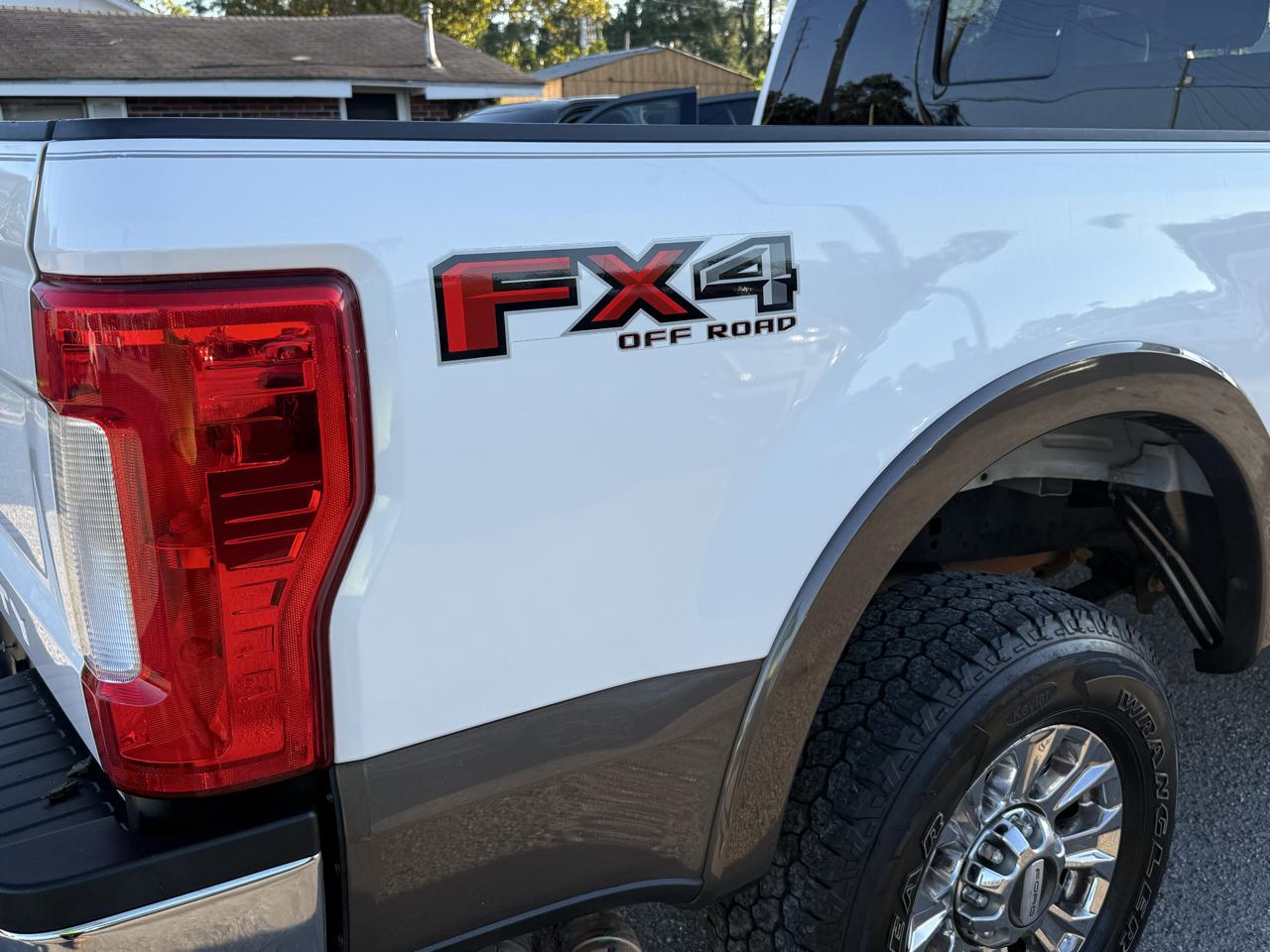 2017 Ford F-250 Super Duty Lariat - Photo 24
