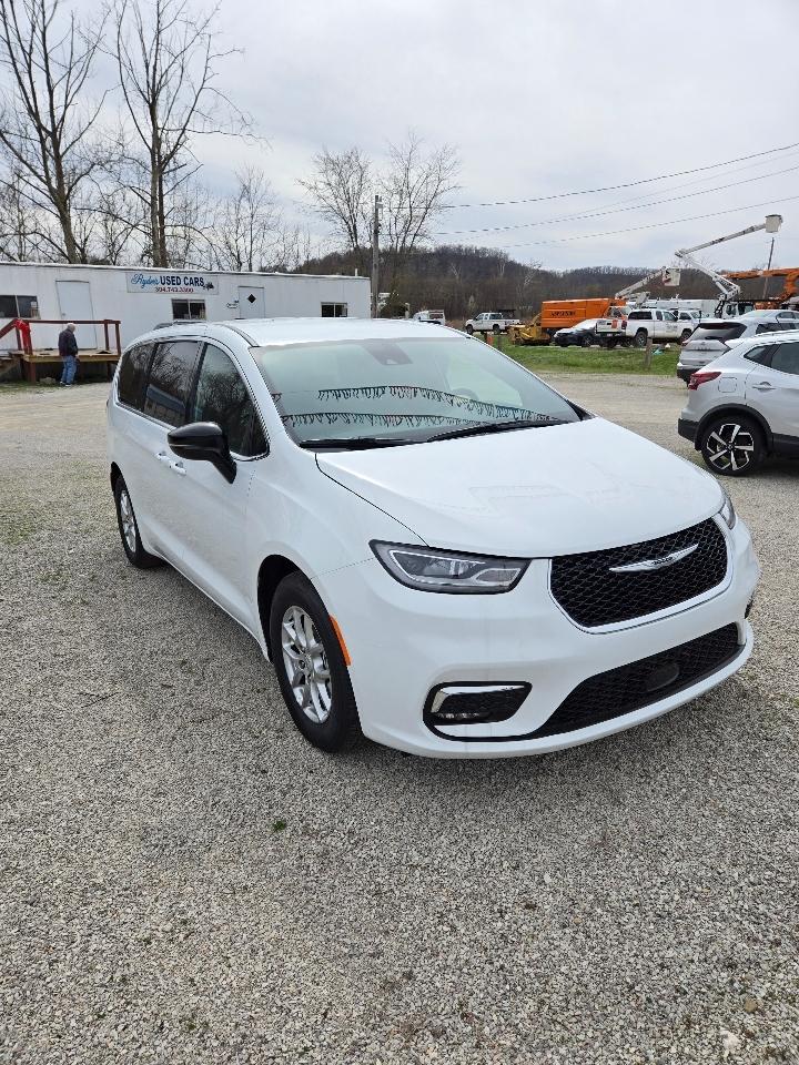 Chrysler Pacifica Select 2026