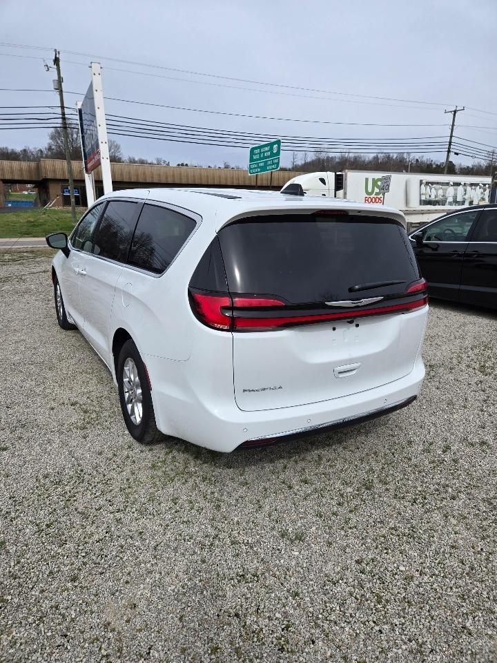 Chrysler Pacifica Select 2026