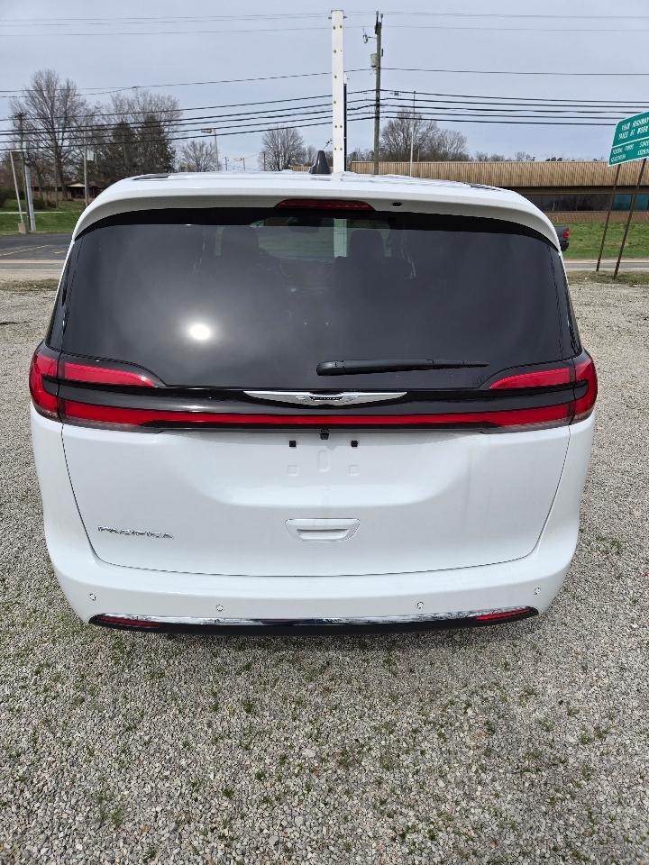 Chrysler Pacifica Select 2026