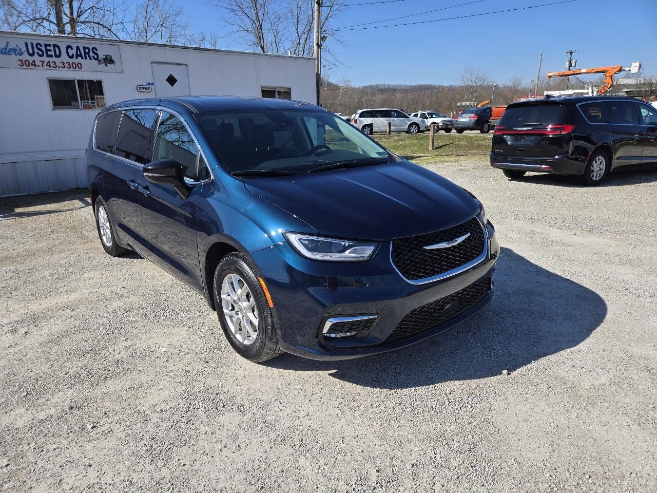 Chrysler Pacifica Touring L 2024