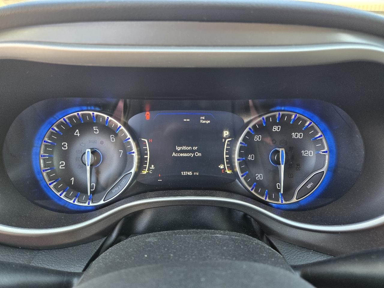 Chrysler Pacifica Touring L 2024