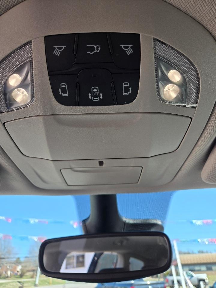 Chrysler Pacifica Touring L 2024
