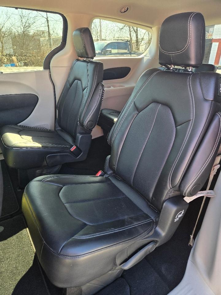 Chrysler Pacifica Touring L 2024
