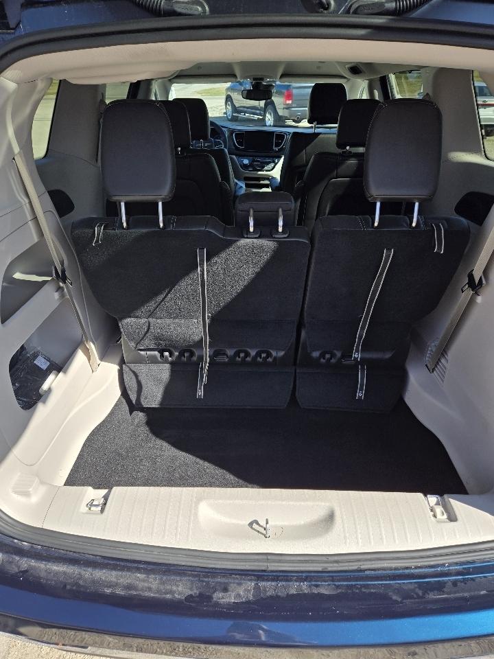 Chrysler Pacifica Touring L 2024