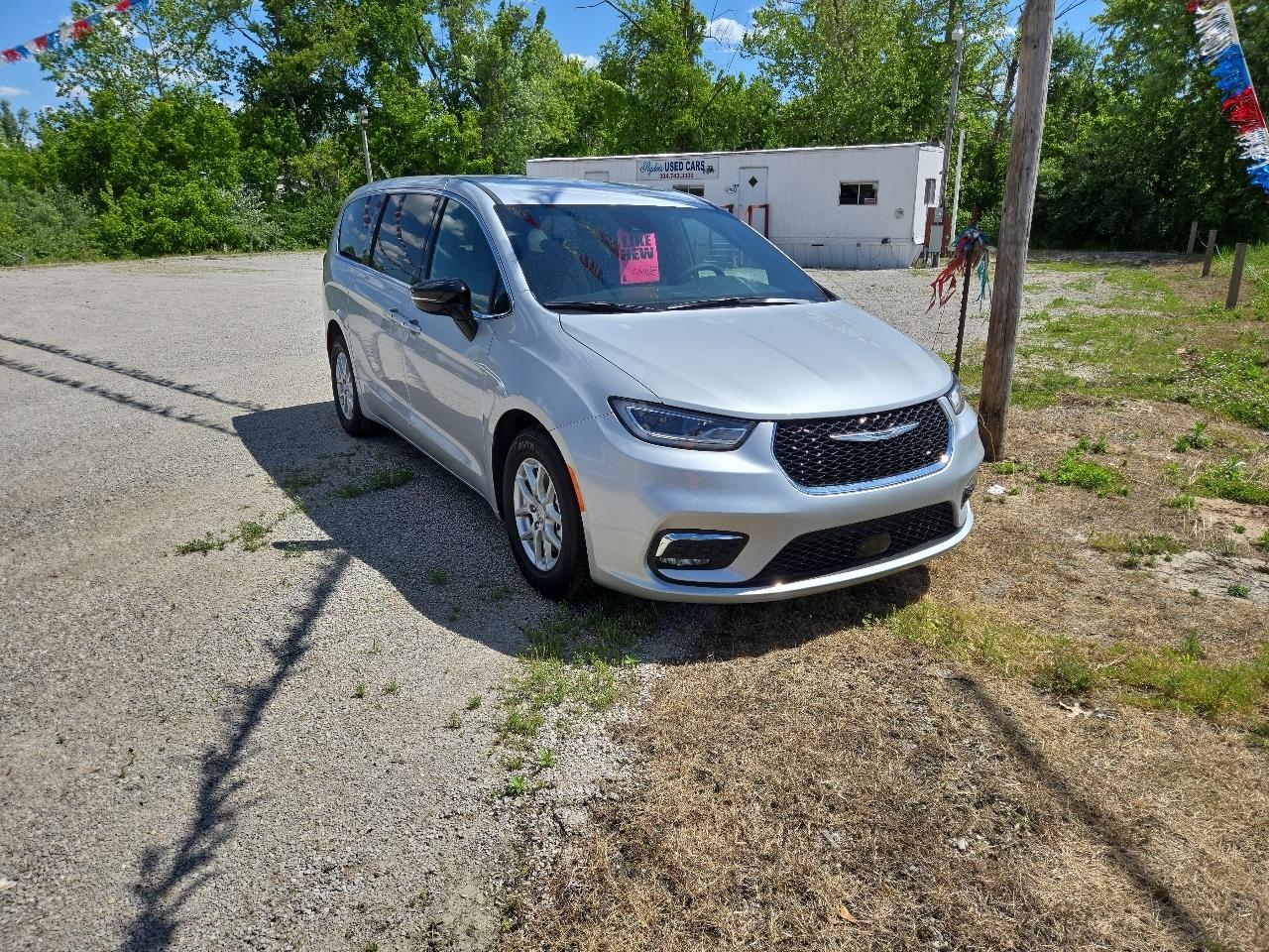 Chrysler Pacifica Select 2026