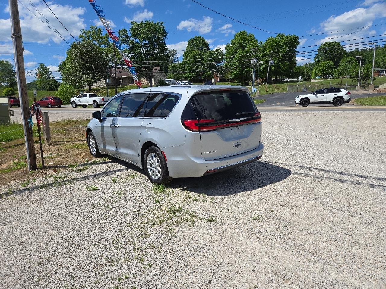 Chrysler Pacifica Select 2026