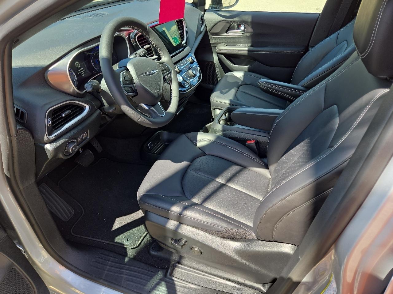 Chrysler Pacifica Select 2026