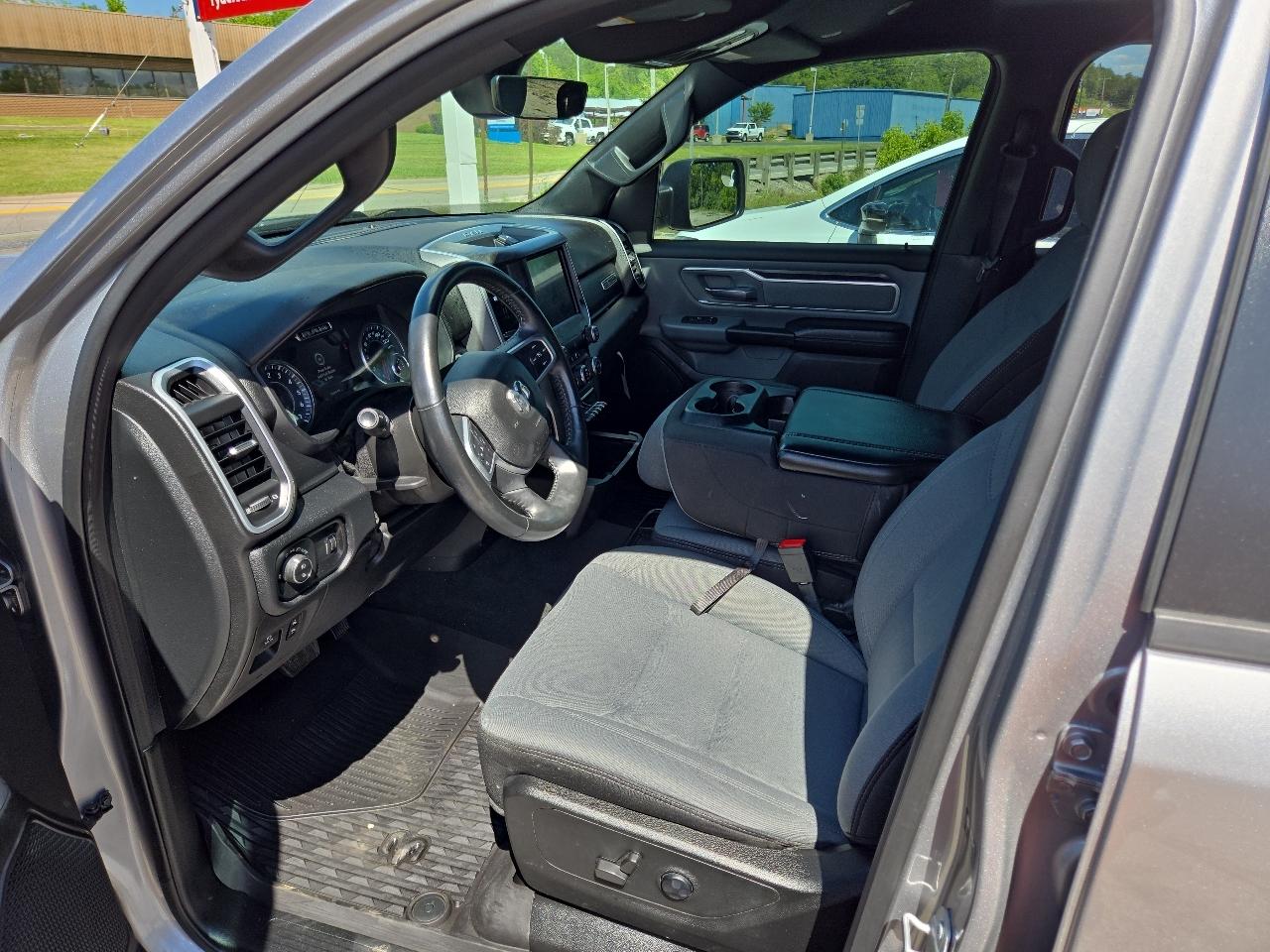 RAM 1500 Big Horn Crew Cab SWB 4WD 2021
