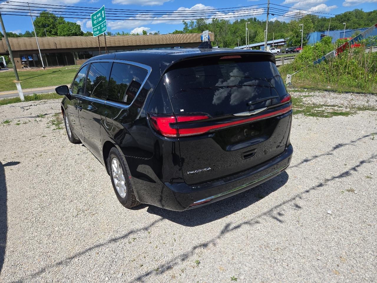 Chrysler Pacifica 4dr Wgn LX FWD 2025