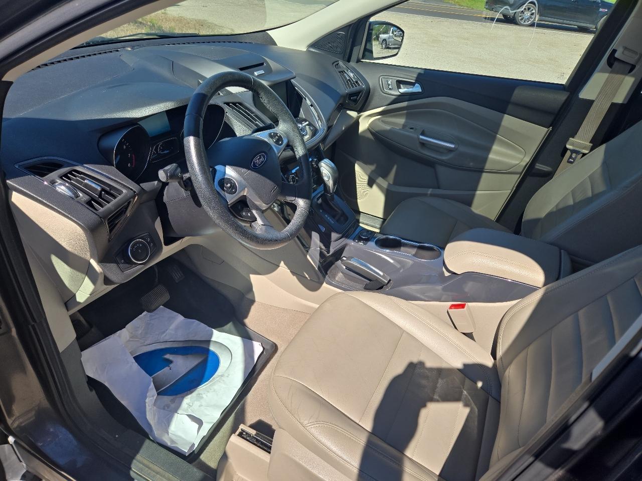 Ford Escape Titanium 4WD 2015