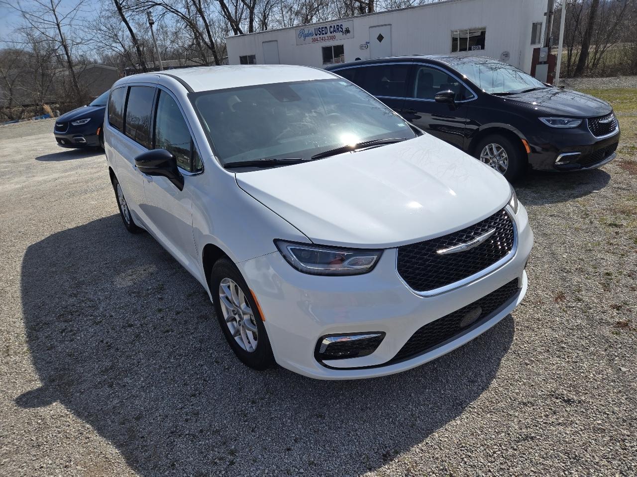 Chrysler Pacifica Select 2026