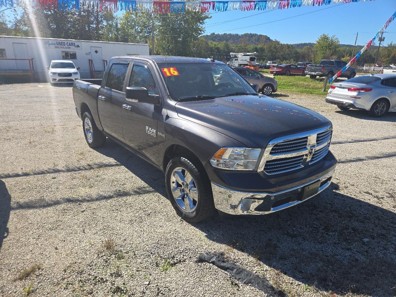RAM 1500 Big Horn/Lone Star 4x4 Crew Cab 5'7" Box 2016
