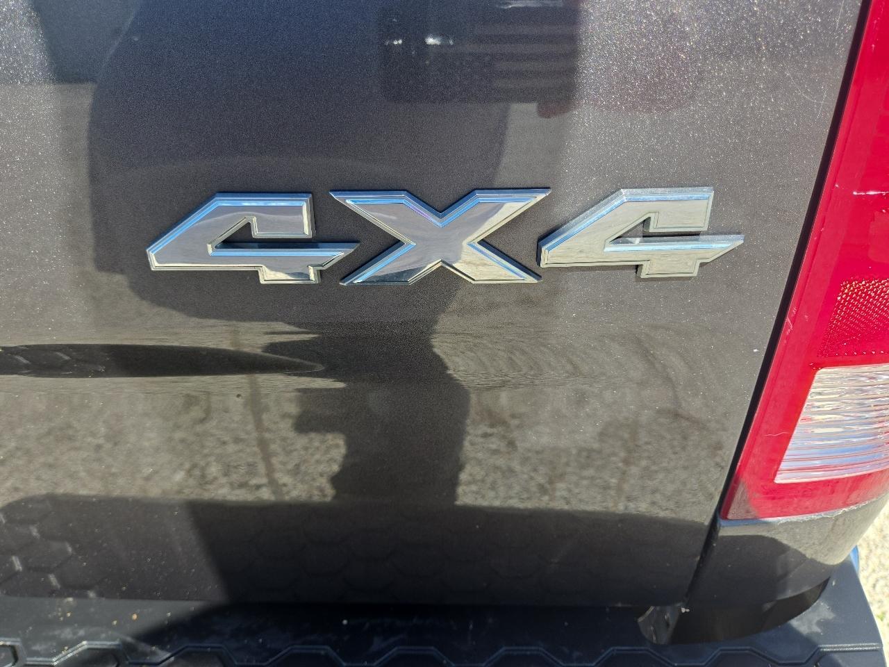 RAM 1500 Big Horn/Lone Star 4x4 Crew Cab 5'7" Box 2016