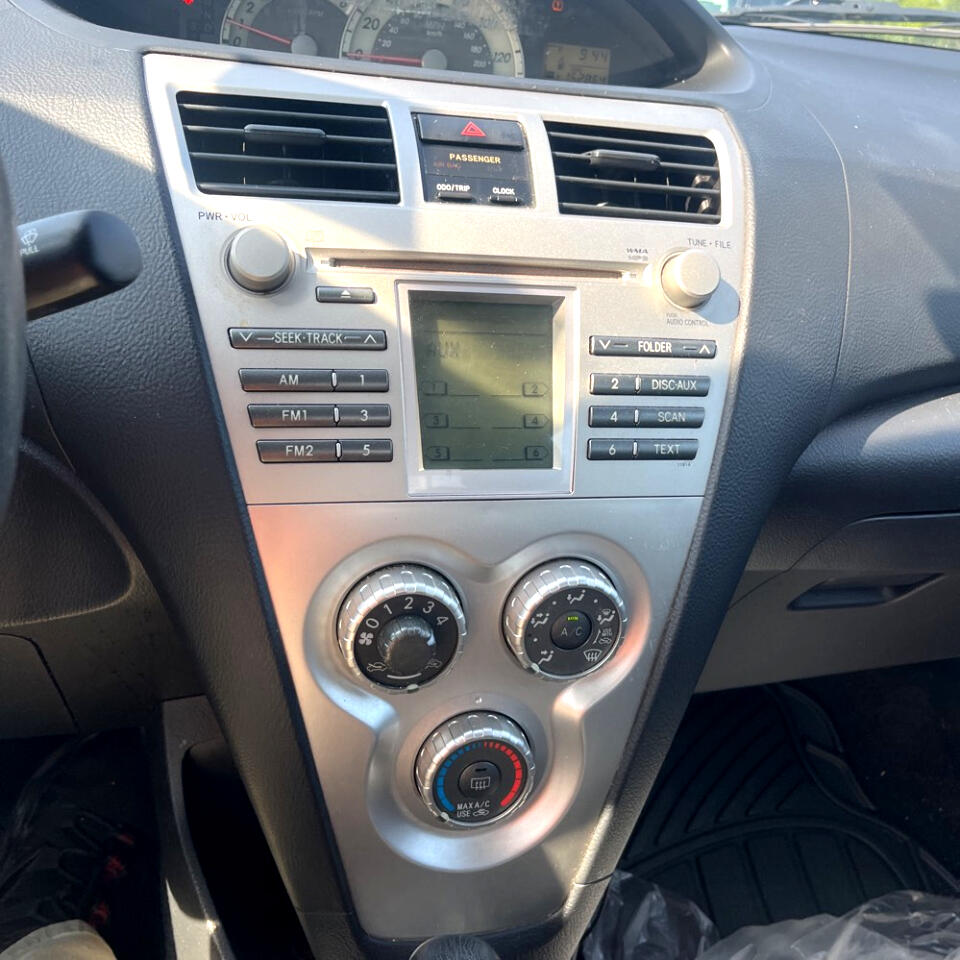 2008 Toyota Yaris photo 12